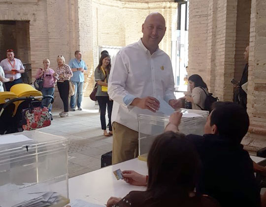 Josep Caparrós guanya per majoria absoluta les eleccions del 26M