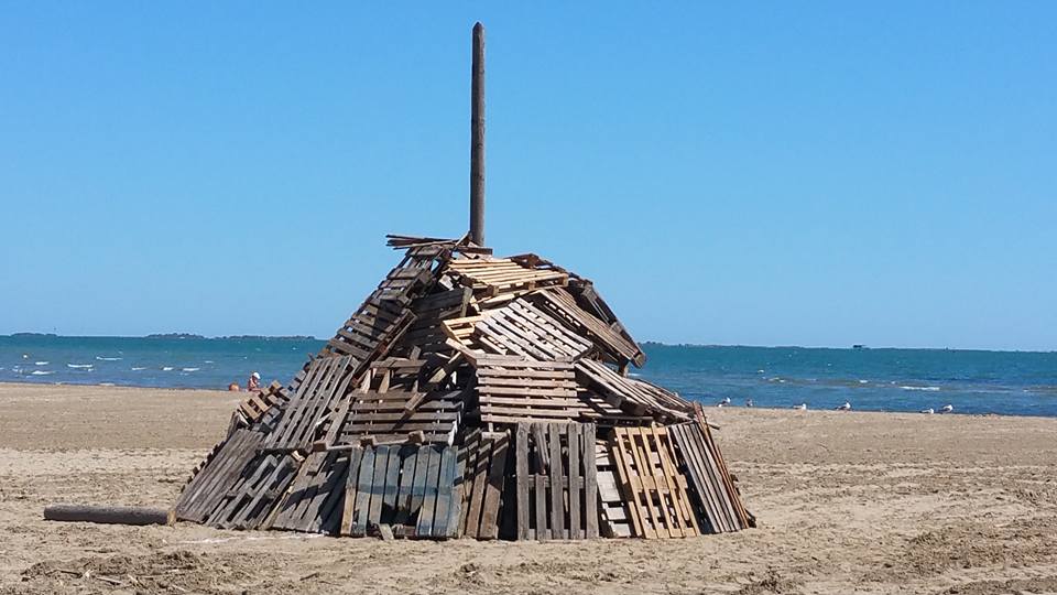 La Ràpita organitza la revetlla de Sant Joan amb foguera i música a la vora de la mar