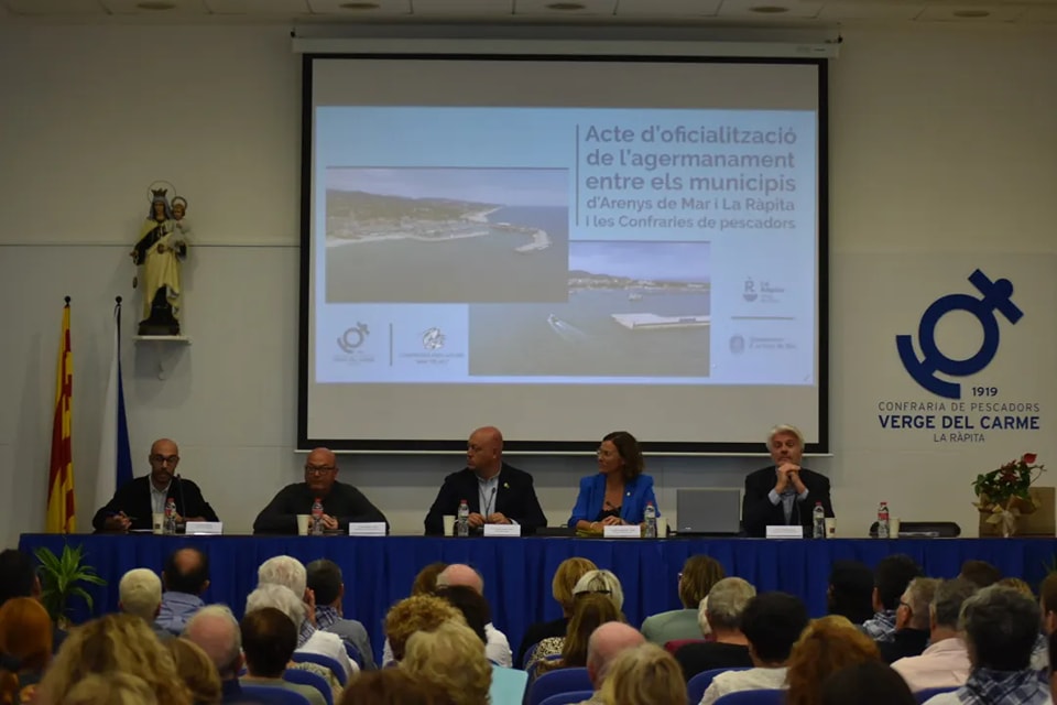 La Ràpita visita Arenys de Mar amb motiu de l’agermanament entre els dos municipis i ambdues confraries