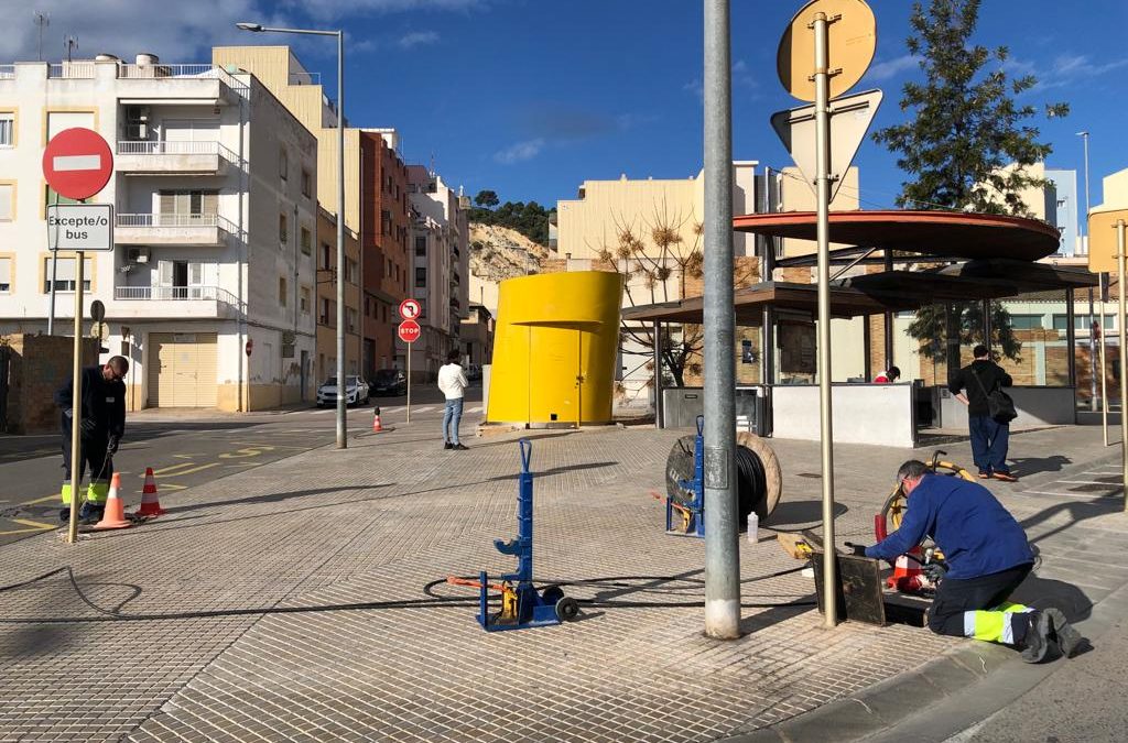 L’Ajuntament de la Ràpita millora la xarxa de l’enllumenat públic de la zona de l’avinguda dels Esports