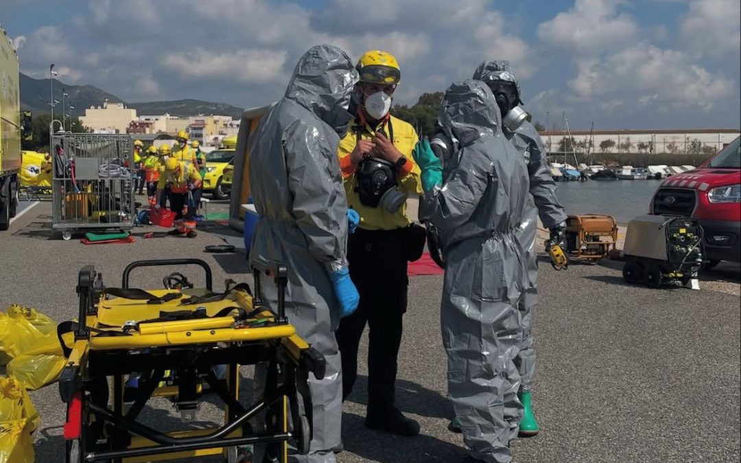 SIMULEN UNA FUITA D’AMONÍAC AL PORT DE LA RÀPITA PER POSAR A PROVA L’ACTUACIÓ DELS COSSOS D’EMERGÈNCIA