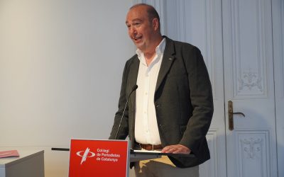 Fernando Garcia rep a Barcelona el títol de col·legiat d’honor del Col·legi de Periodistes