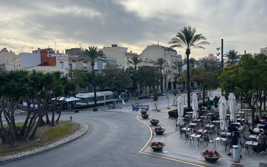 L’Ajuntament de la Ràpita inicia la segona i última fase de les obres d’arranjament dels extrems de la plaça Carles III