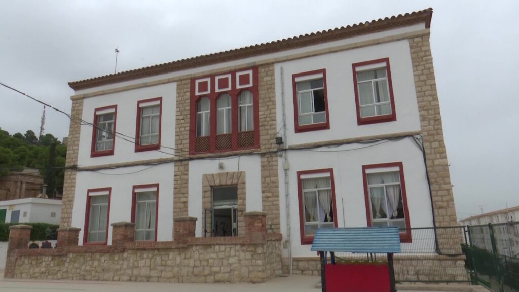 La Generalitat aprova els estudis previs per a la remodelació integral de l’edifici històric de l’Escola Carles III de la Ràpita