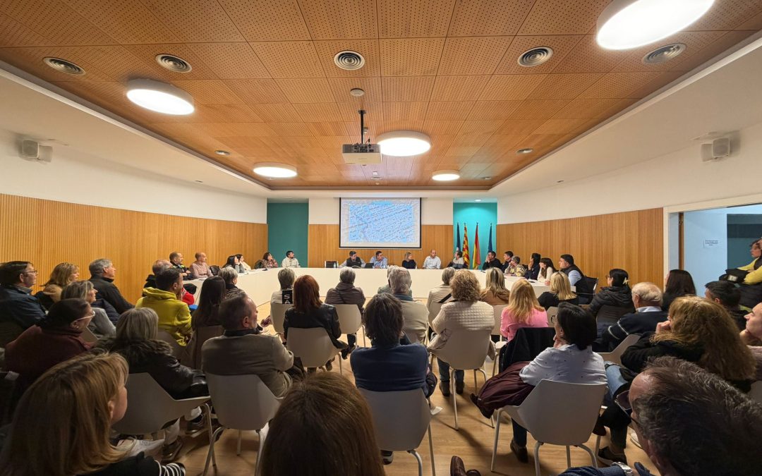 L’Ajuntament de la Ràpita s’asseu amb els veïns del Xicago per donar resposta a les inundacions recurrents