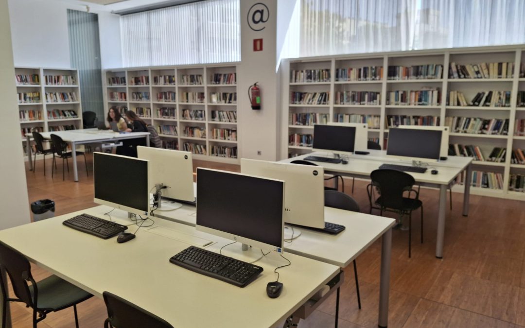La Biblioteca Municipal Sebastià Juan Arbó renova el seu equipament informàtic amb 15 ordinadors nous